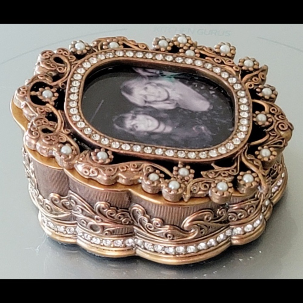 EDGAR BEREBI limited edition trinket box